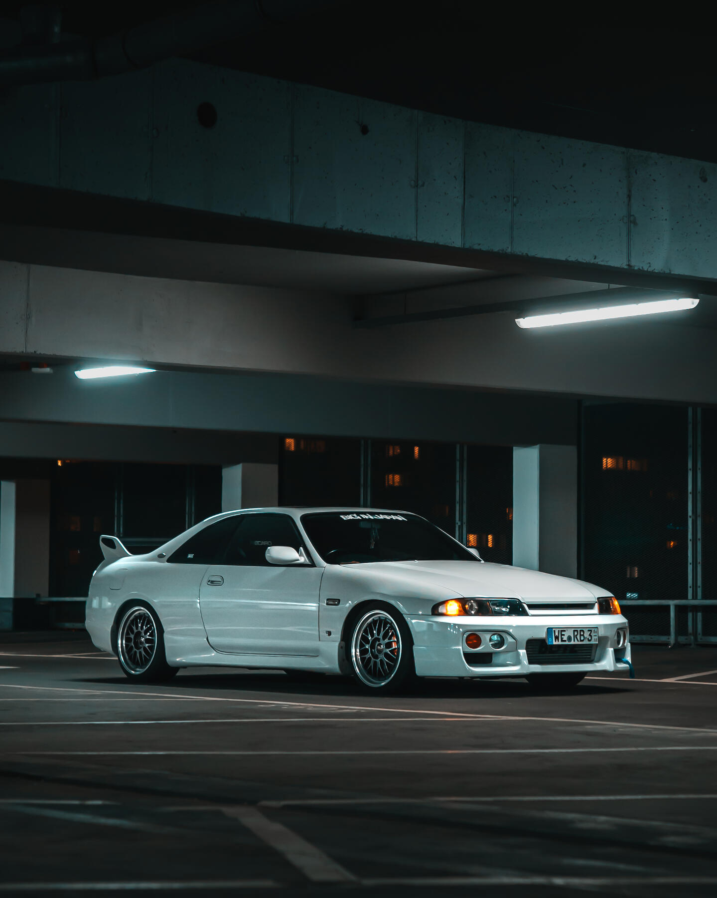 Rene's Skyline R33